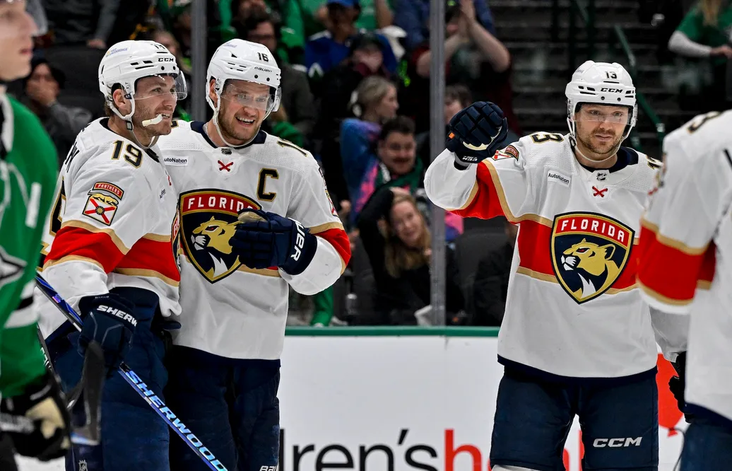 Reinhart, Barkov och Tkachuk i en annan konstellation i matchen mot Dallas i höstas