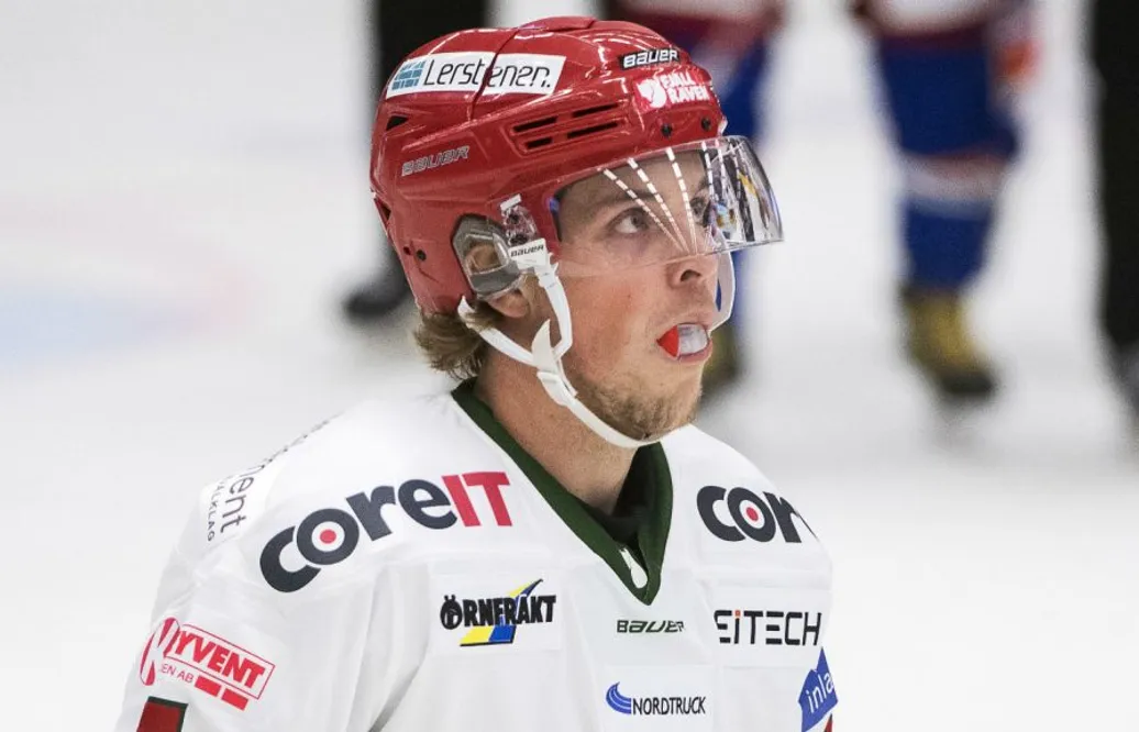 Han ersätter Rasmus Dahlin i Juniorkronorna