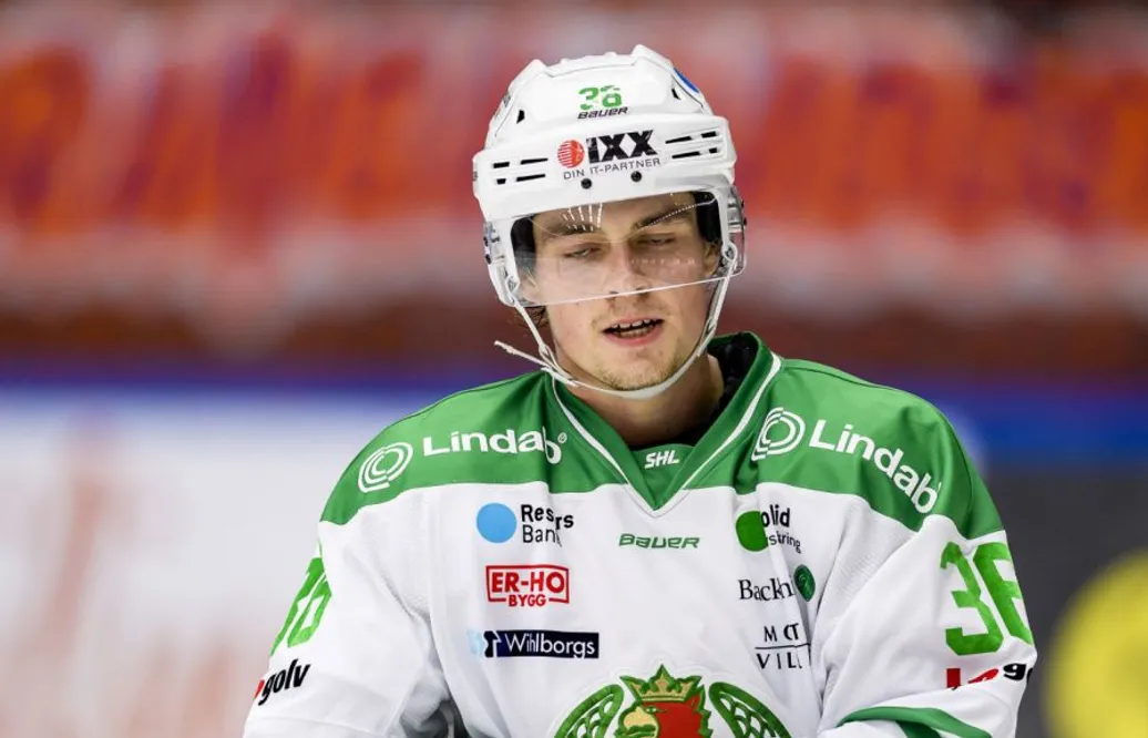 Skadad nästan hela säsongen – nu uppges han vara klar för SHL-konkurrent
