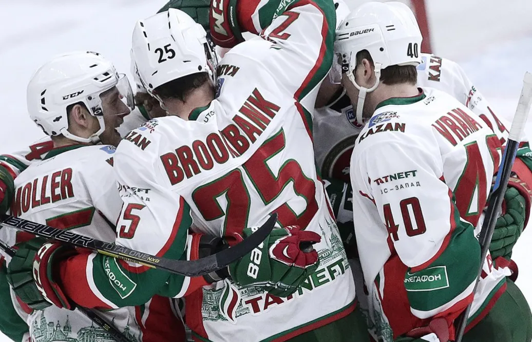 Möller tvåmålsskytt när Ak Bars säkrade kvartsfinalplats