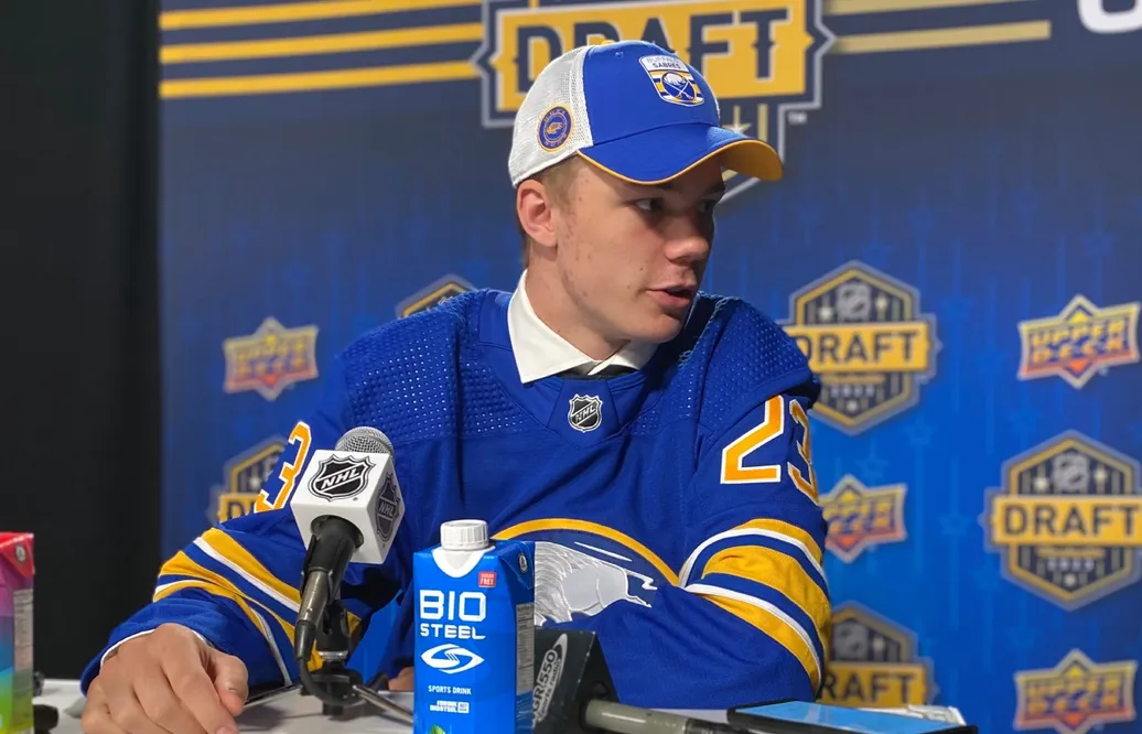 Anton Wahlberg skriver på för Buffalo Sabres