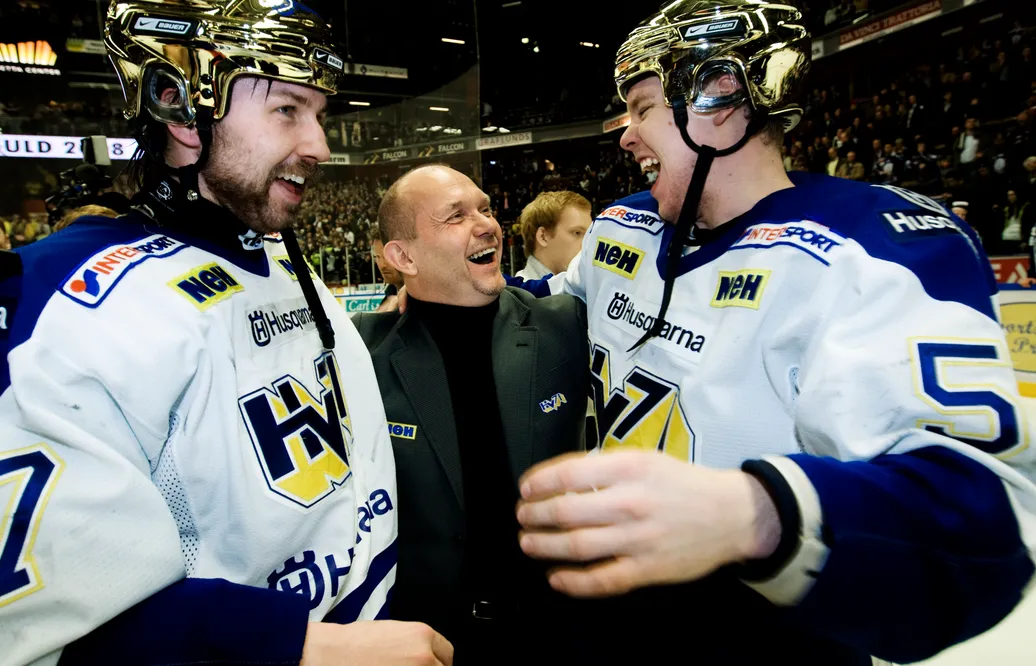 Per Ledin, Kent Johansson och Andreas Jämtin firar SM-guldet 2008.