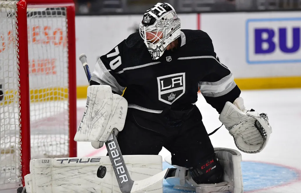 Joonas Korpisalo skriver på för Ottawa Senators