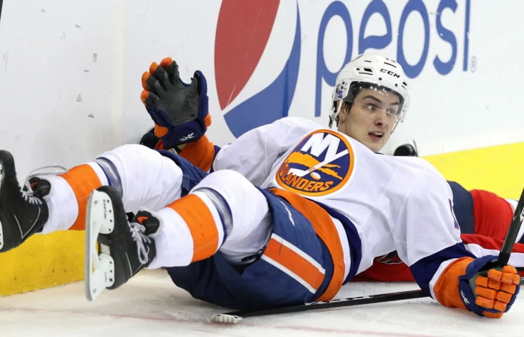 Succérookien dominant i Islanders överkörning i New York-derbyt