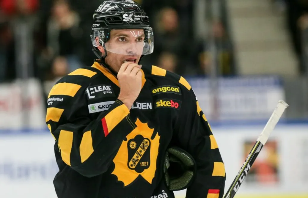 Stängs av i fem matcher för huvudtackling: ”Förseelsen är vårdslös”