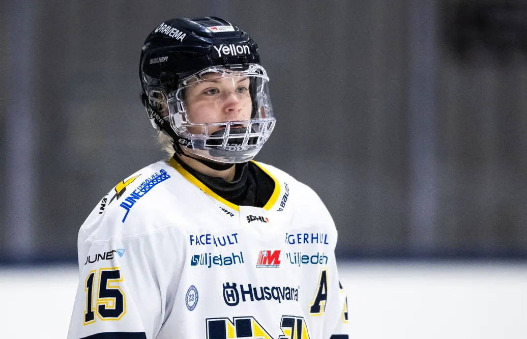 Bryter med svenskan – dagar innan premiären