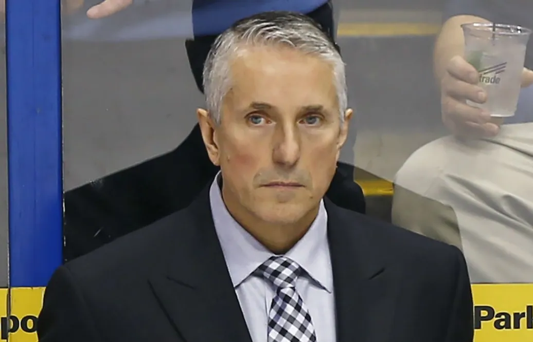 NHL:s bäste coach 2015 klar för ny klubb – som också uppges ha jagat Grönborg