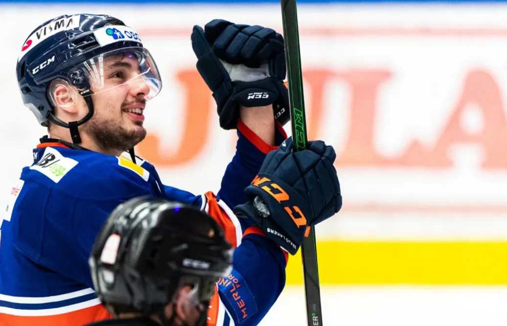 Backen övertidshjälte – Växjö kopplar greppet om finalen
