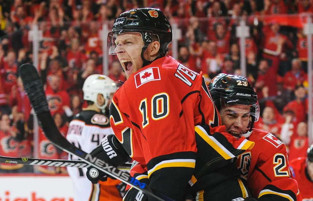 Var på väg att ge upp NHL-karriären – nu blir han kvar i ligan