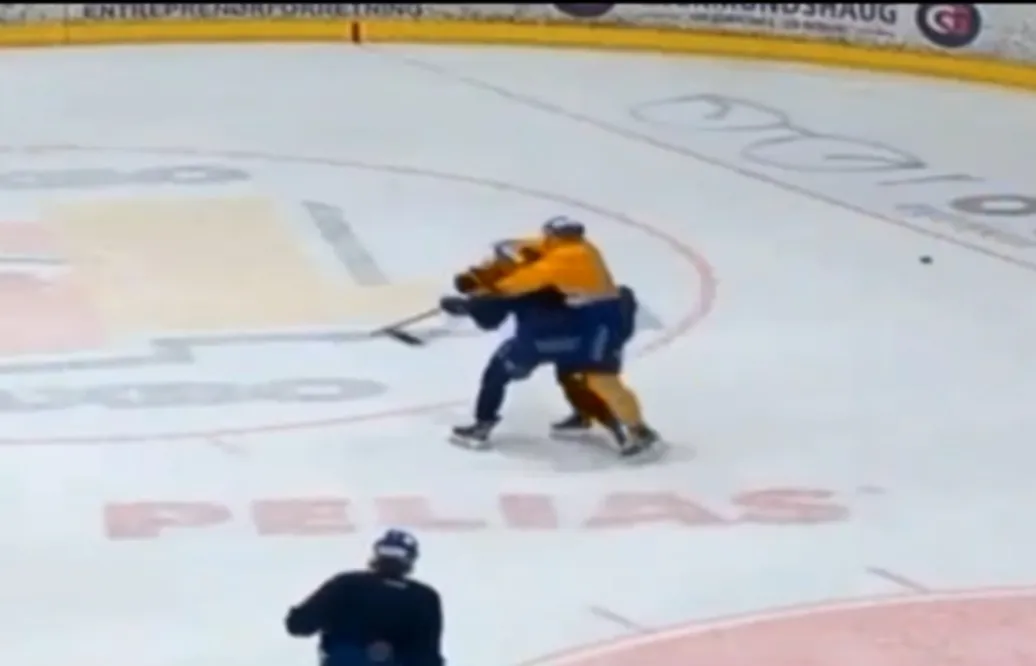 Skandal i norska Storhamar – Rasmus Ahlholm attackerar lagkamrat på träning