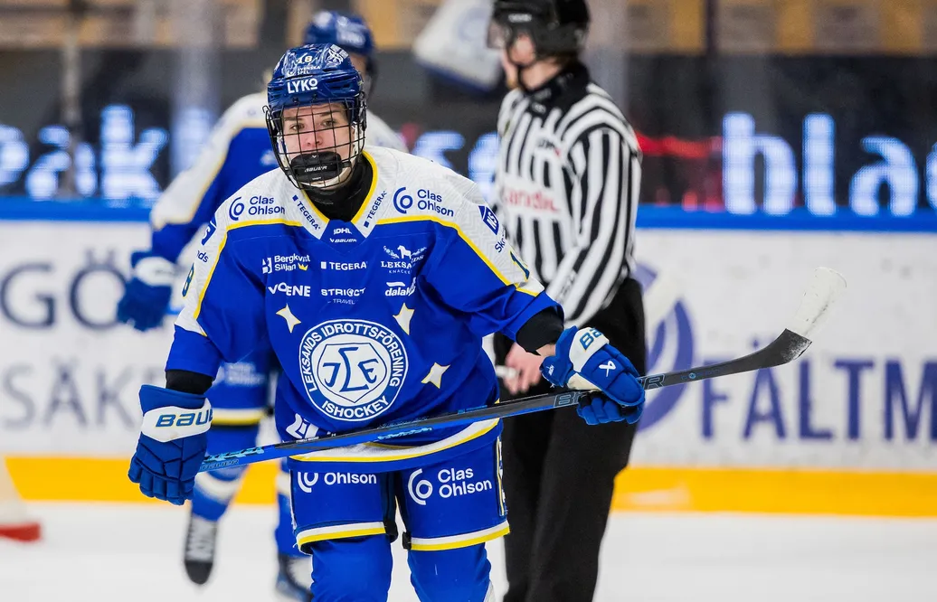 250119 Leksands Saga Tynell-Nissas deppar efter 1-2 under ishockeymatchen i SDHL mellan Leksand och Modo den 19 januari 2025 i Leksand