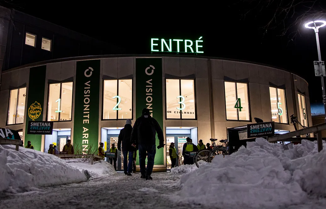 Match ställs in – efter snöovädret