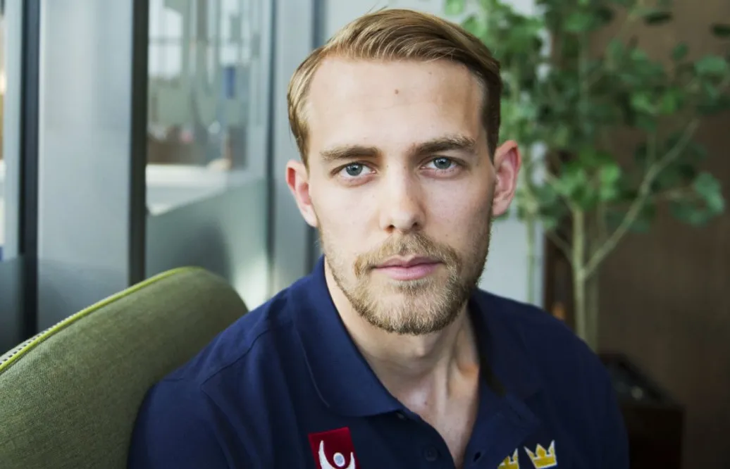 Hjärnskakningen ödelade fjolåret – nu visar SHL-stjärnan symptom på en ny