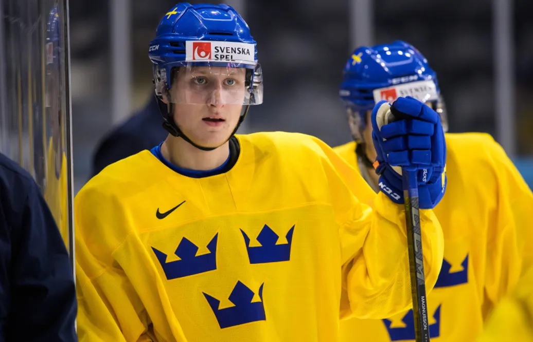 Oskar Magnusson förlänger med AIK