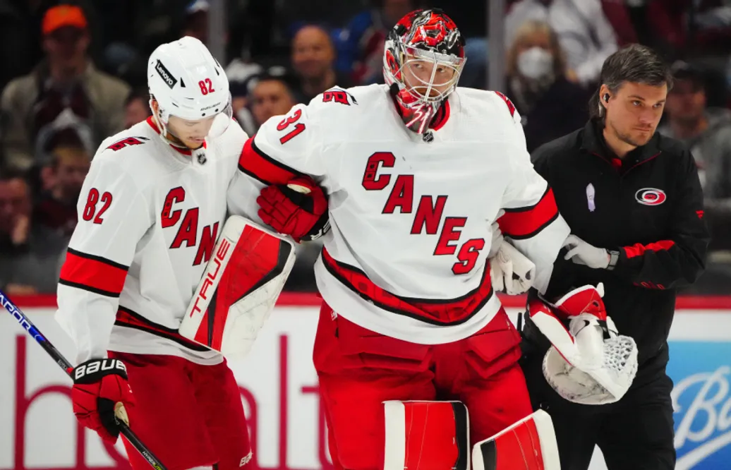 Frederik Andersen stannar i Carolina Hurricanes