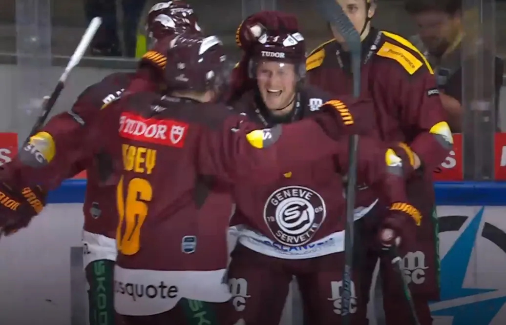 Adam Boqvist blev matchhjälte i sin debut med Genève-Servette.