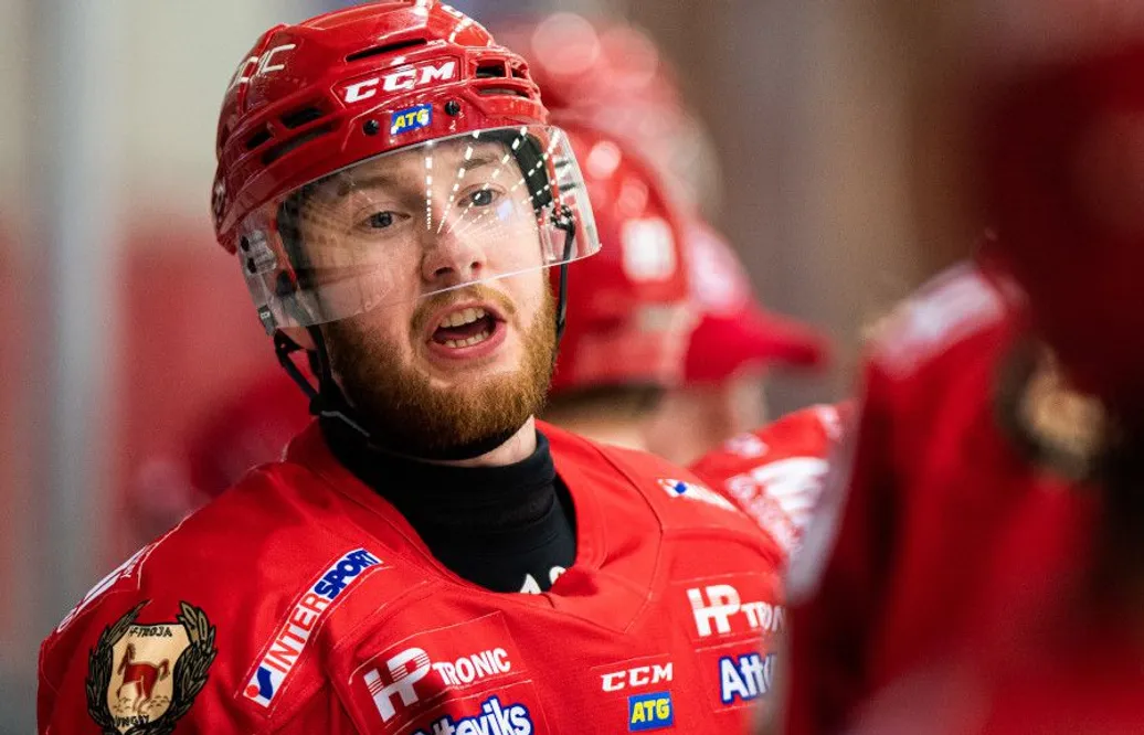 Sköt upp Troja – nu förlänger forwarden