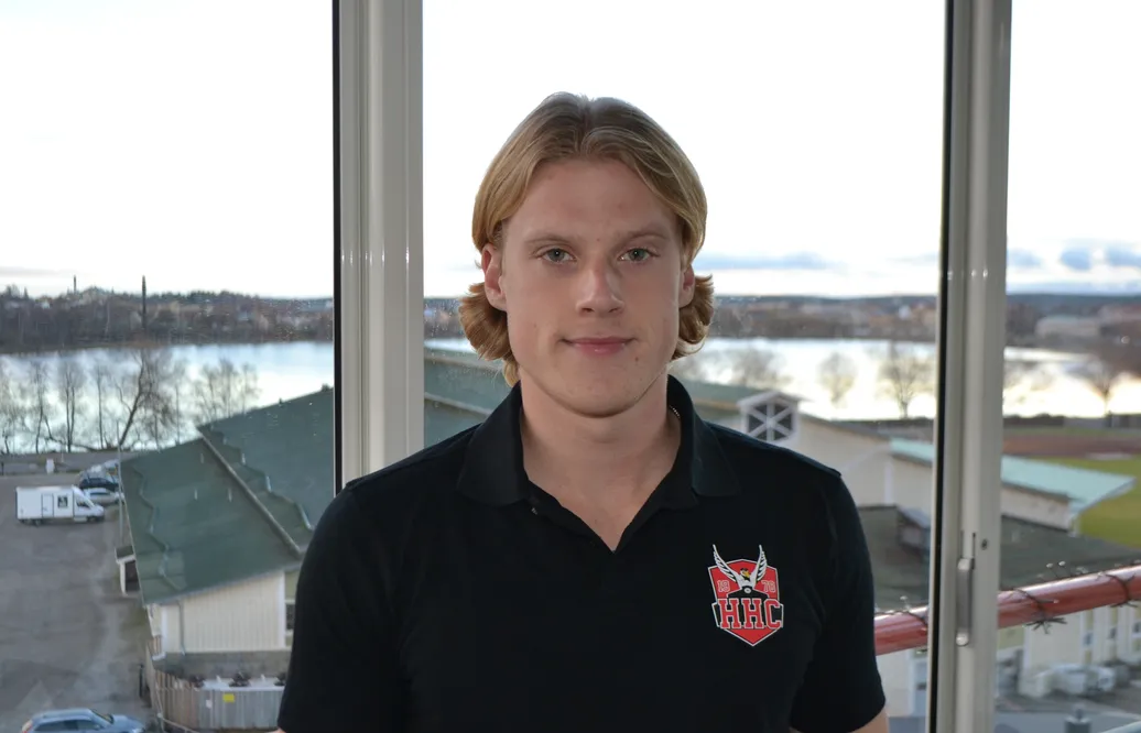 Karl Umegård har tagit vägen via Hockeyettan.