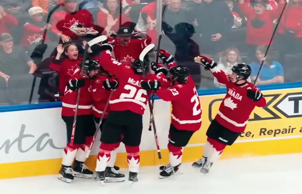 Kanada vann Hlinka Gretzky Cup efter överkörningen.
Foto: Hlinka Gretzky Cup
