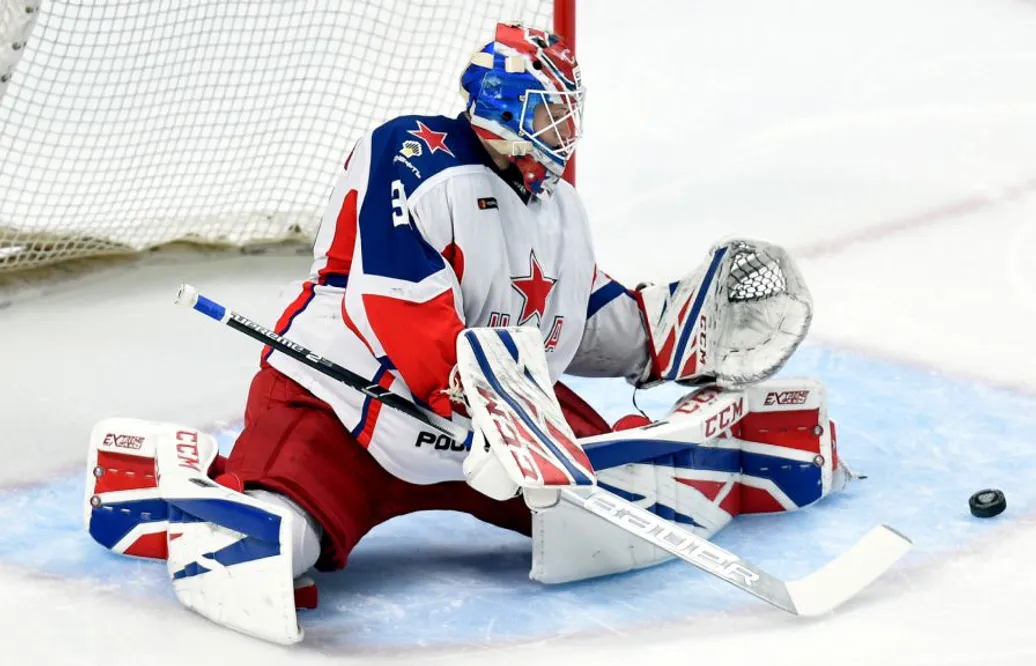 Svenske stjärnmålvakten prisas i KHL