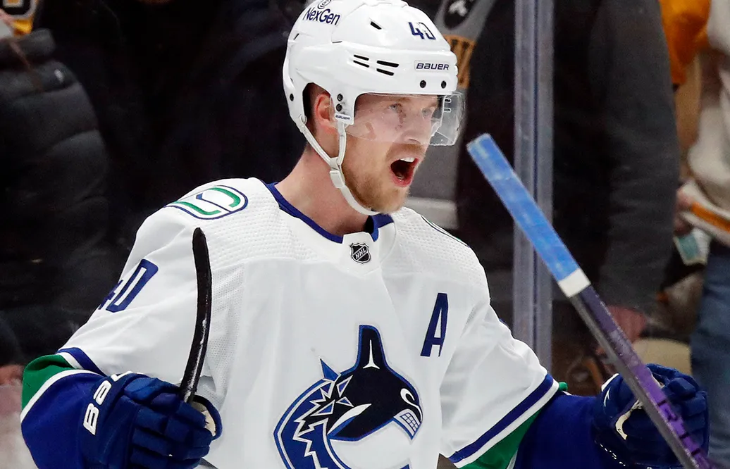 Elias Pettersson prisas - veckans bästa spelare i NHL