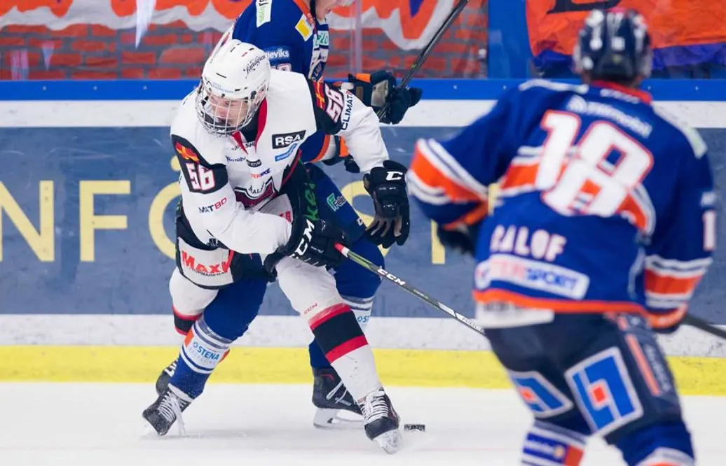 Draftades i somras – nu skriver backen SHL-kontrakt