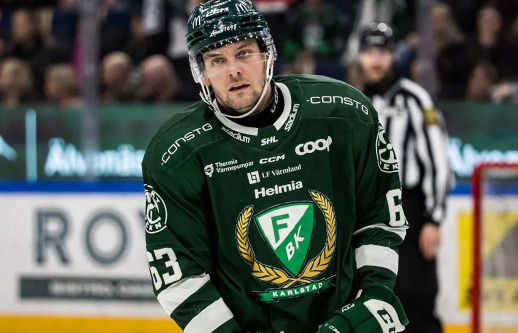 Carl Dahlström uppges lämna Färjestad: "Jag trivs jäkligt bra"