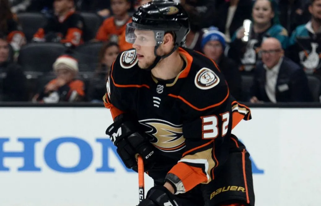 Svenskbacken förlänger med Anaheim