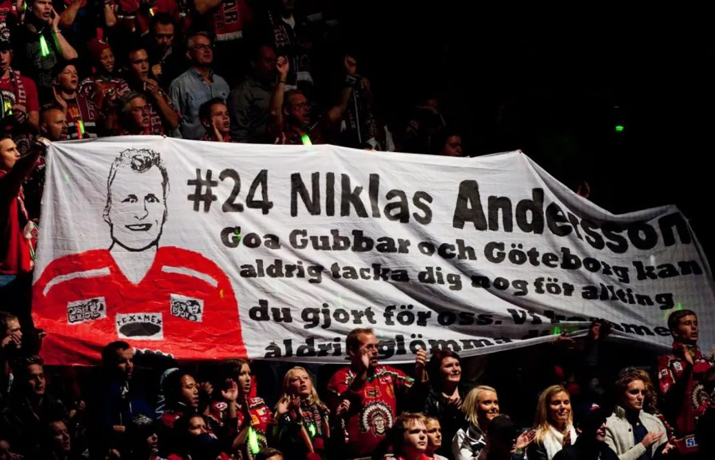 Nu hyllas Frölundalegendaren – nummer 24 hissas upp i taket: ”Hur stort som helst”