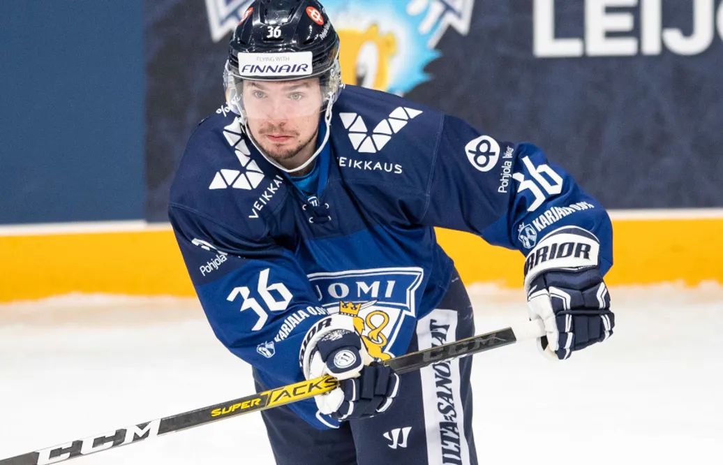 Elmeri Eronen stannar i Timrå