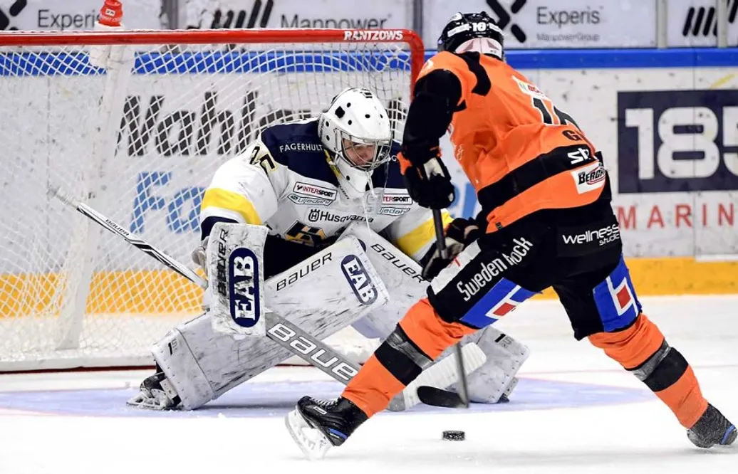 Räddade straff och gjorde assist i debuten: ”Trygg att ha honom där bak”