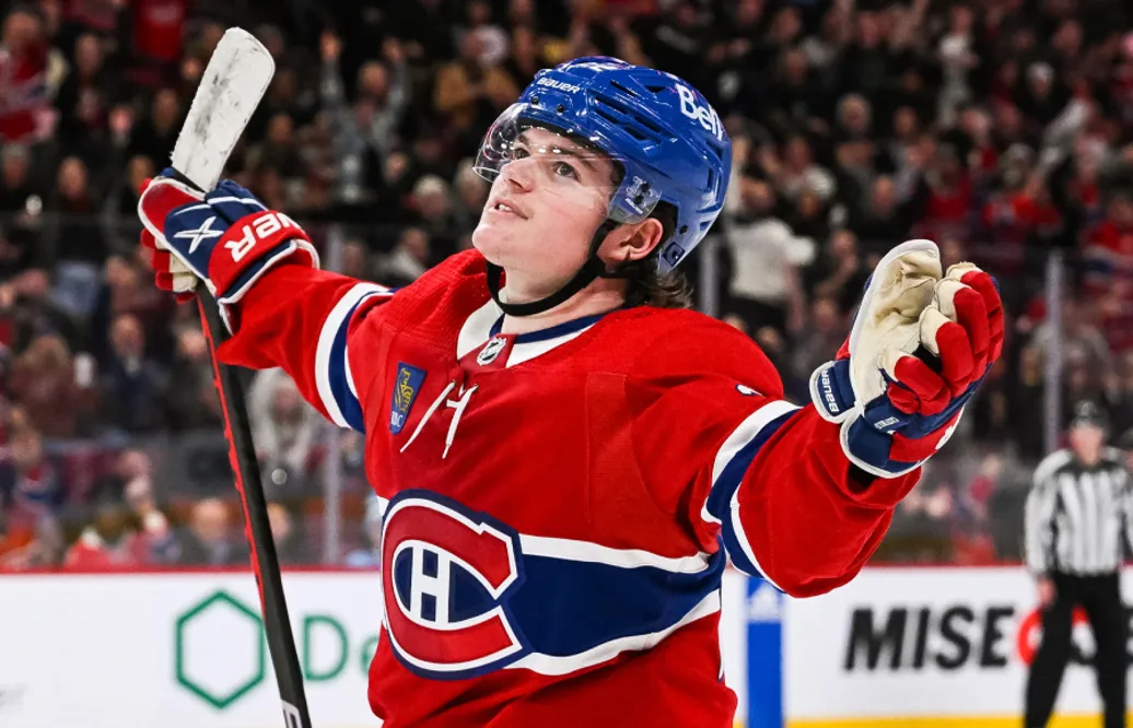 Cole Caufield skriver åttaårskontrakt med Montréal Canadiens