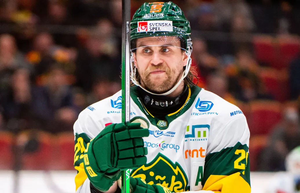 Alexander Wiklund öppnar för att stanna i Björklöven: “Inte bara upp till mig”