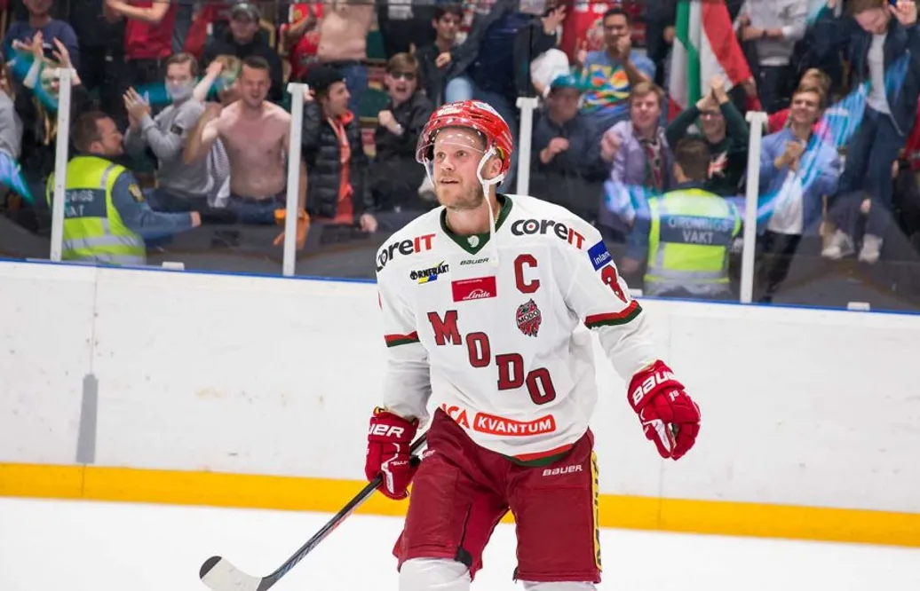 Hyllades med tifo – sedan gjorde Enström första poängen på elva år
