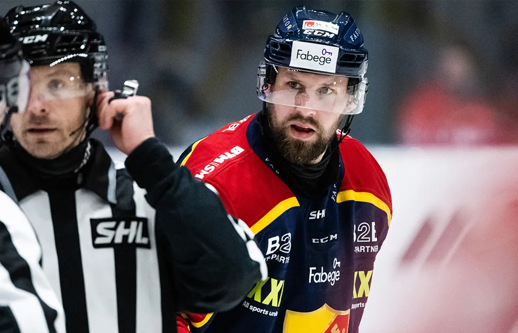 Dick Axelsson fortsätter i Väsby