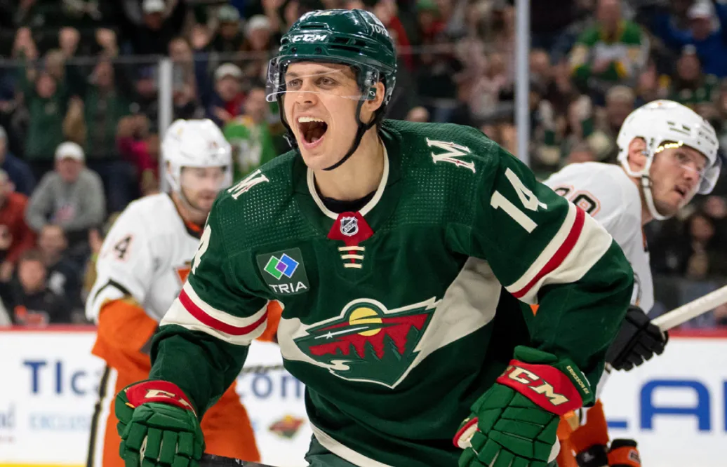 Joel Eriksson Ek öppnar för att spela VM med Tre Kronor