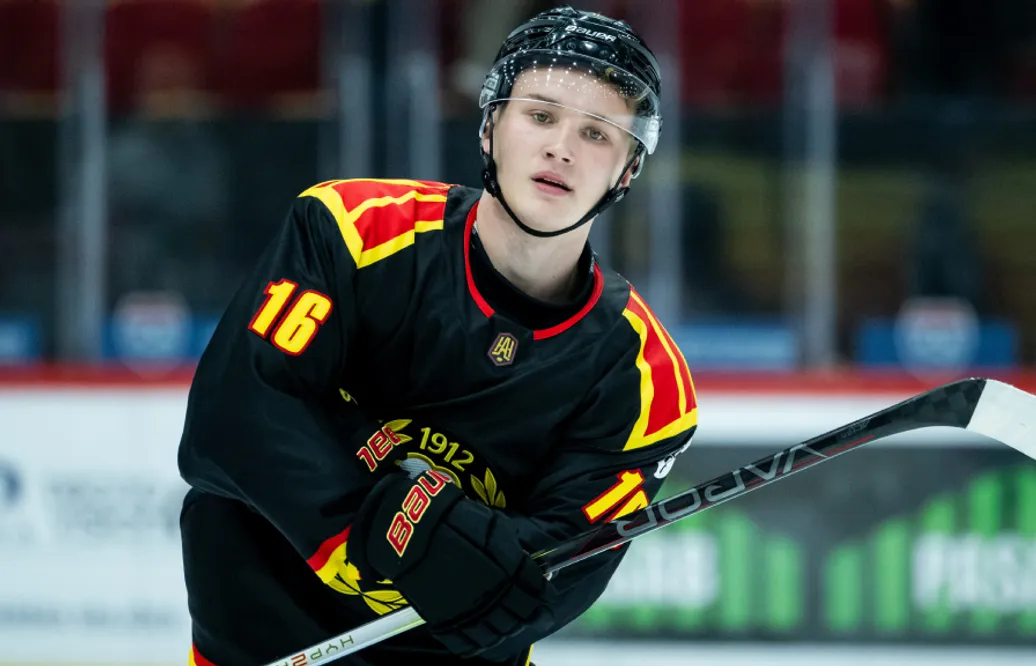 Jonathan Karlsson får chansen med stjärnorna i Brynäs