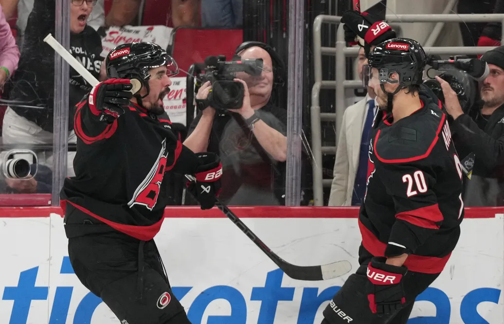 Seth Jarvis och Sebastian Aho