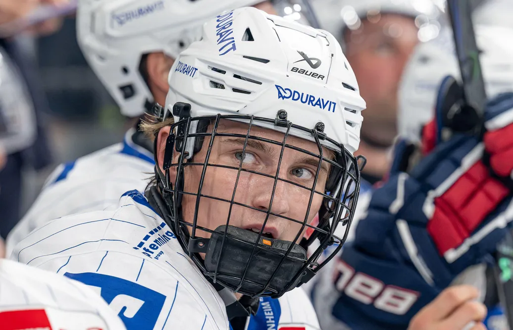 Adler Mannheims Max Calce har inlett den tyska säsongen på ett remarkabelt sätt. Foto: HMB Media/Alamy Live News