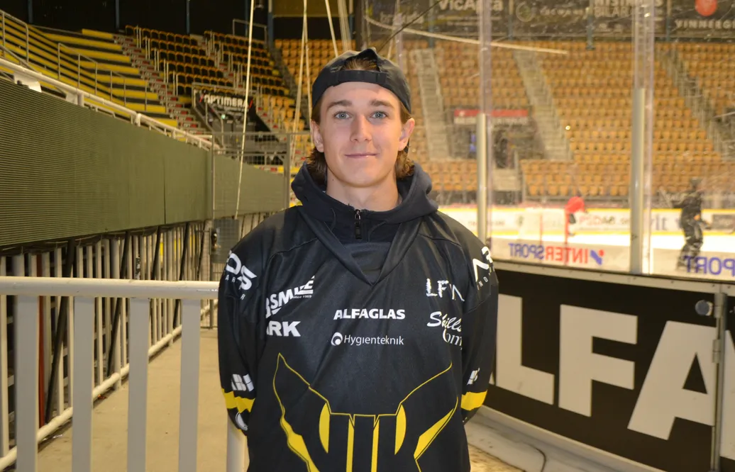 Liam Engström i ABB Arena Nord.