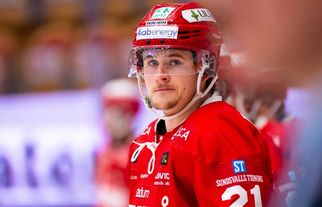 Modo lånar in förre Timråforwarden