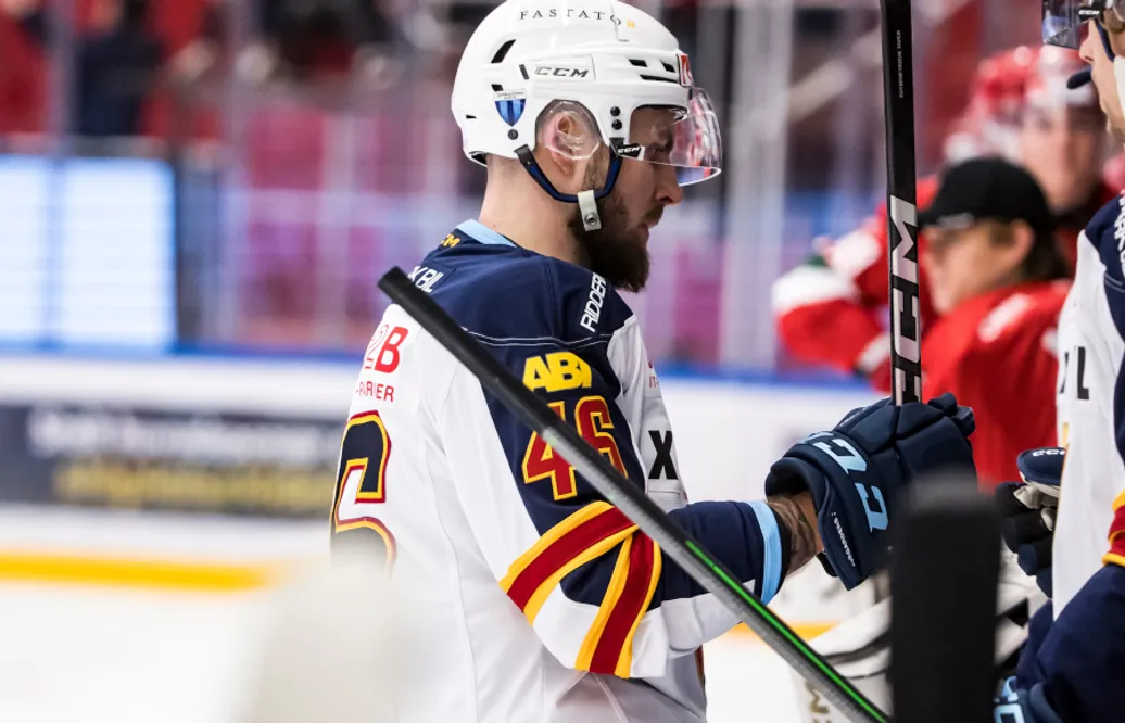 Albin Grewe stängs av i fyra matcher