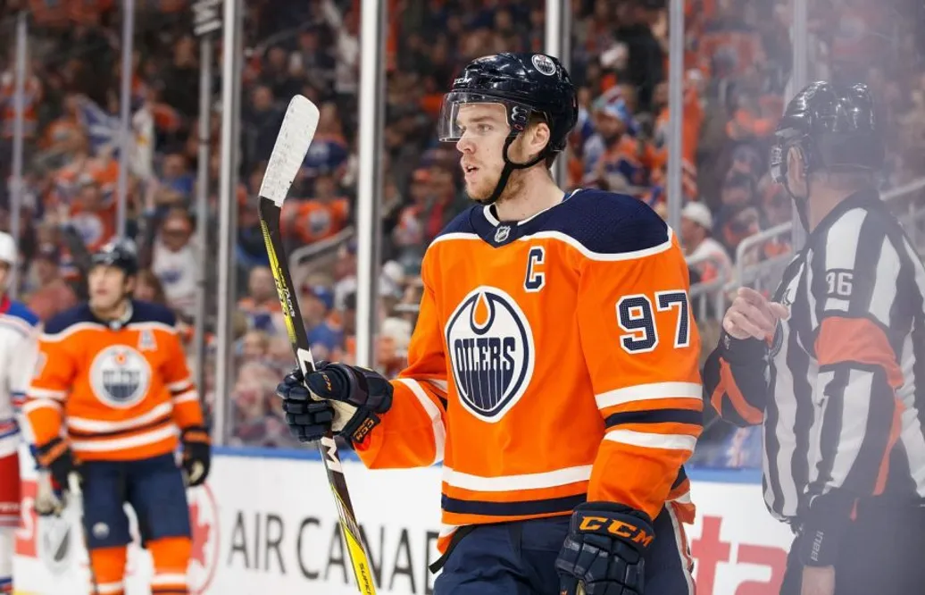 A man on a mission – McDavid allt närmare poängligaledning: ”Vill avsluta starkt”
