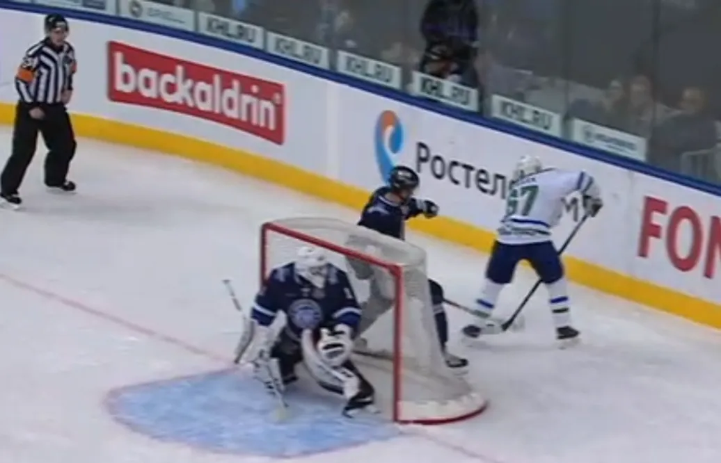 Linus Omarks Foppa-mål fick Jhonas Enroth utbytt