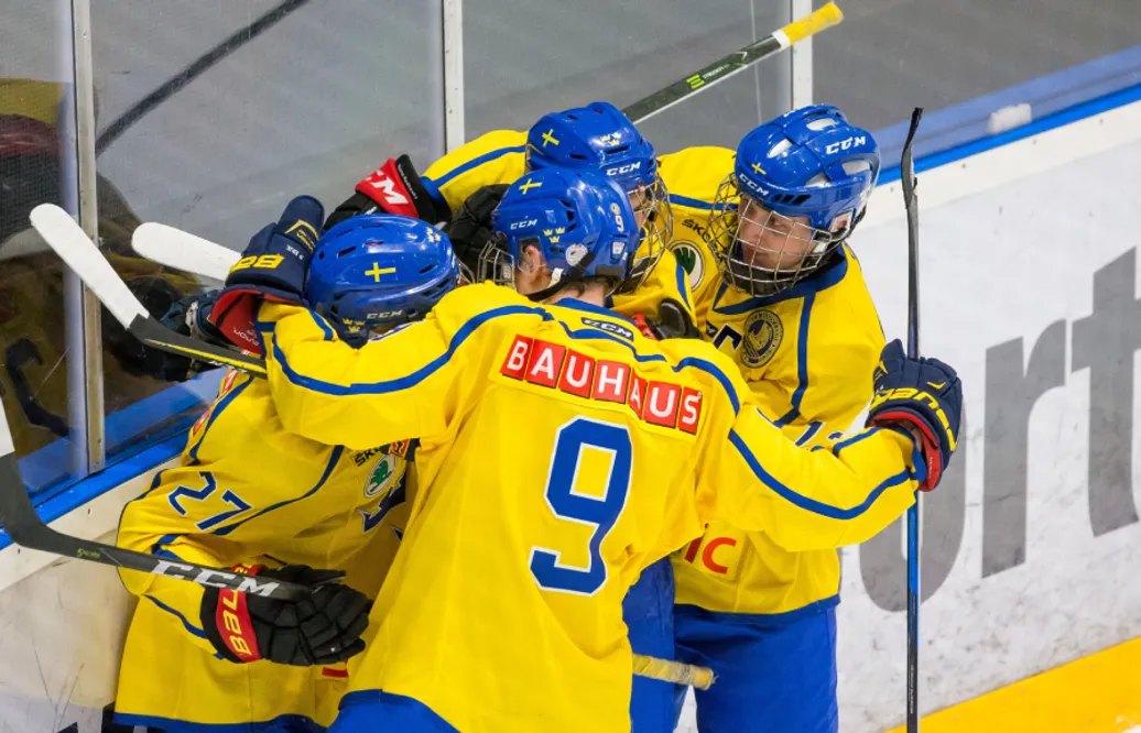 Sverige krossade Schweiz – tog tredje raka segern