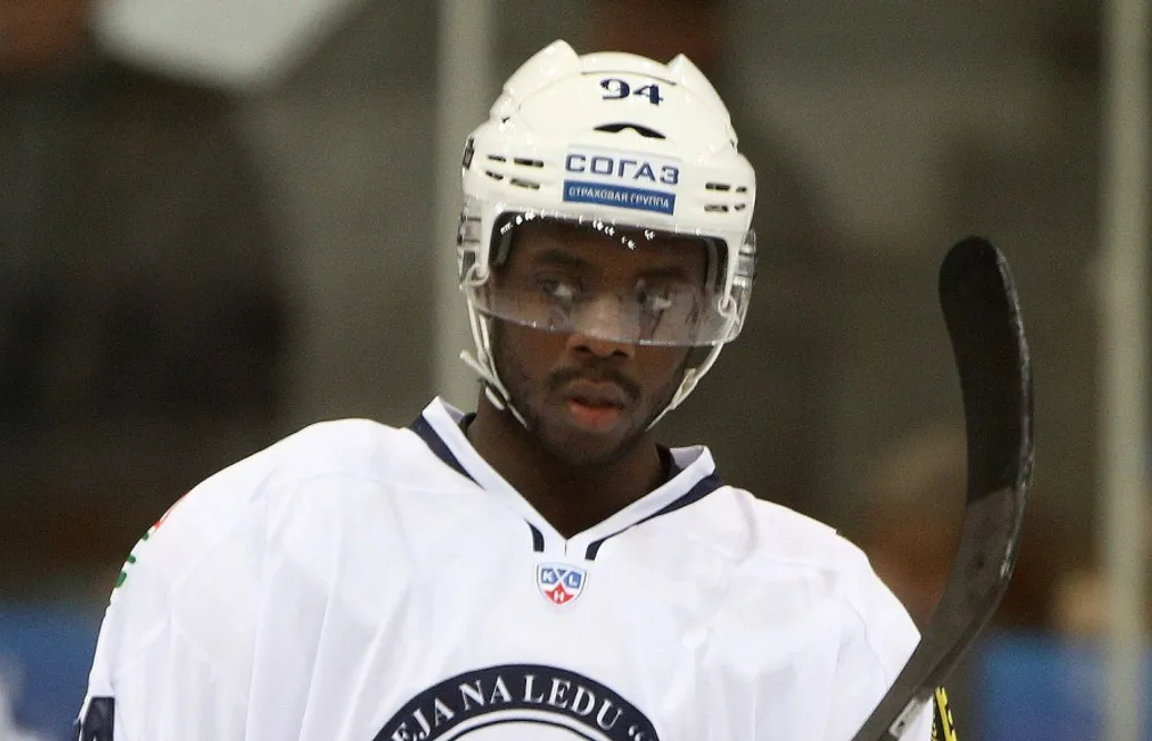 Klar för jumbon i förrgår – ikväll gör KHL-värvningen debut i toppkedja