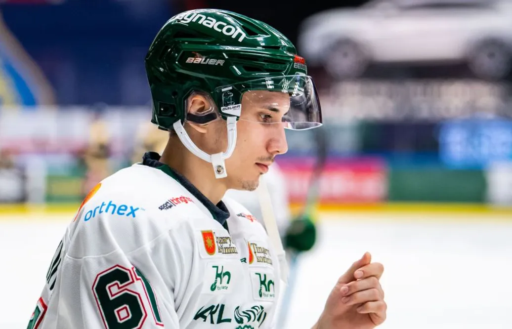 Svensken lämnar nya klubben – efter en omgång
