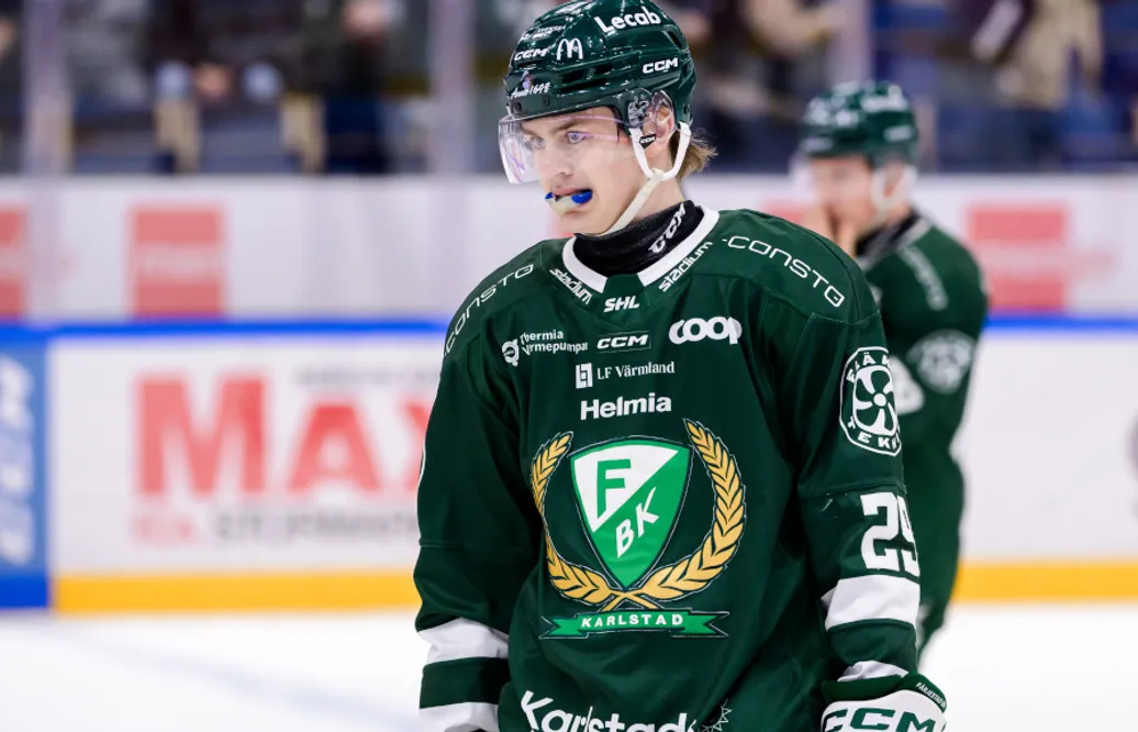 Lucas Forsell förlänger med Färjestad
