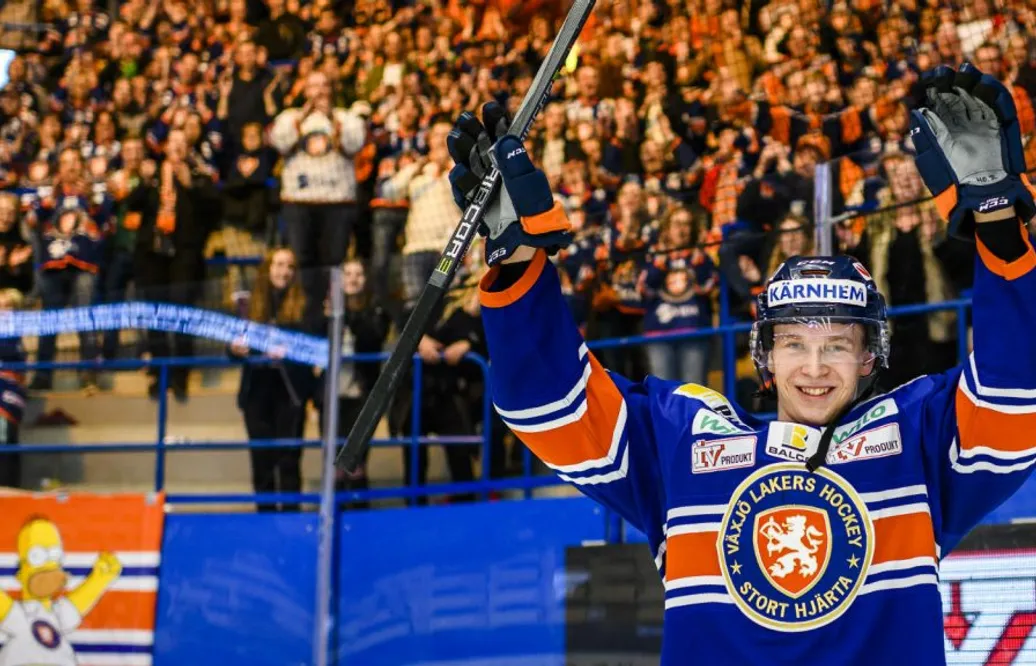Efter succéstarten – Elias Pettersson prisad i SHL: ”Över förväntan”