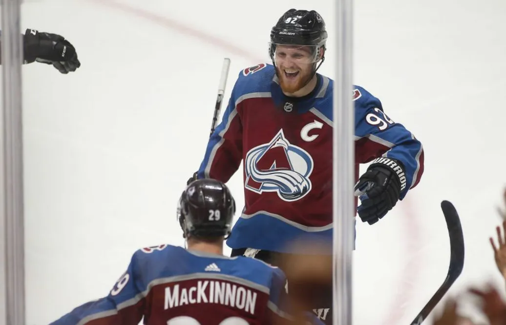 Landeskogs dubbel säkrade Avalanches seger i målfesten